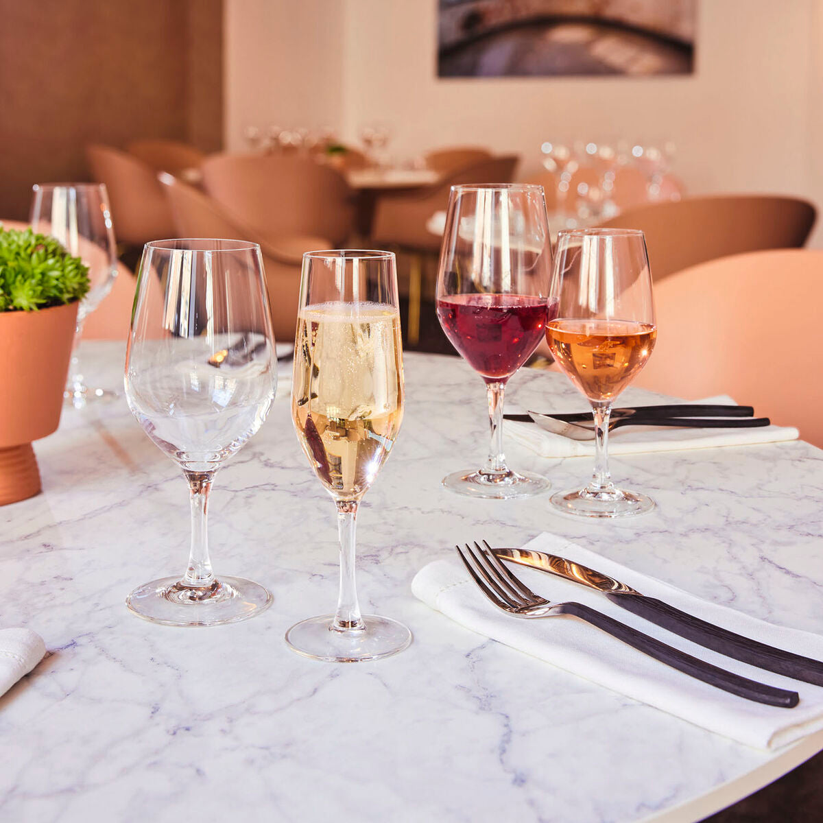 V8H03368135DC6CD0811DC403278BA389F1R5340069P4