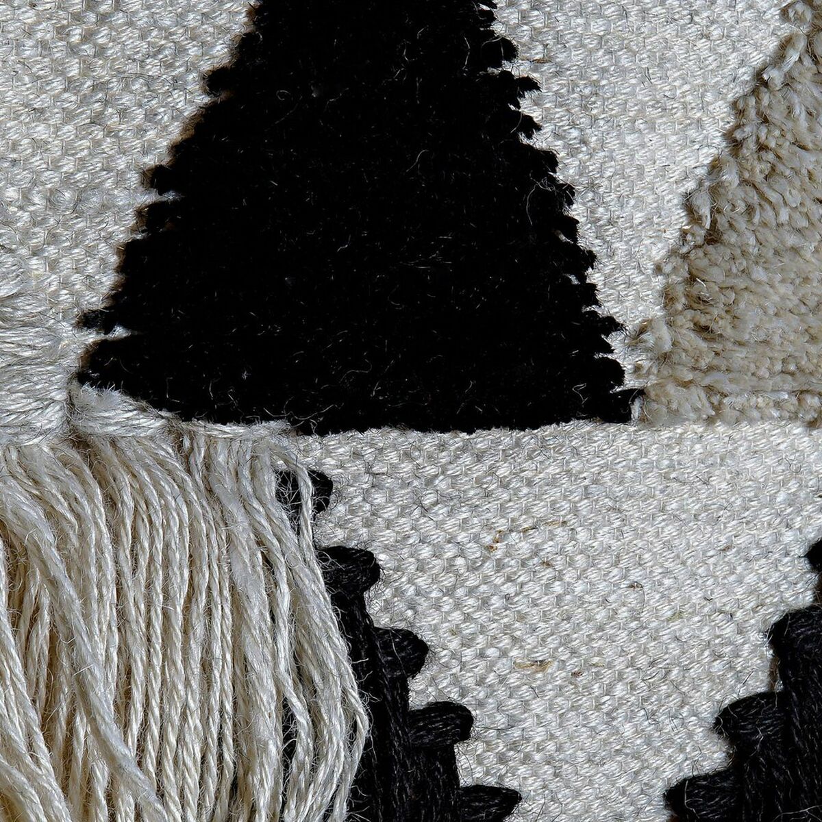 V9H69962AE33DBA72427FEA27A5865B8EEFR2293407P5